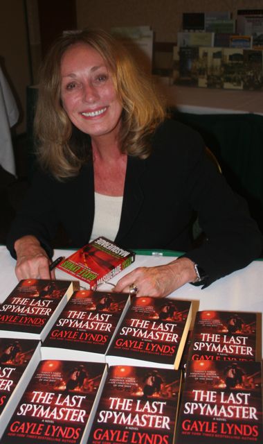 Lynds Booksigning IMG_1740_2