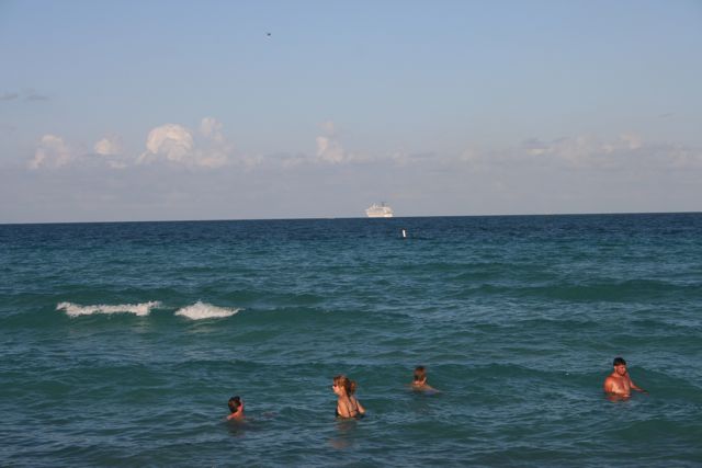 Beach Swimmers Ship IMG_6995