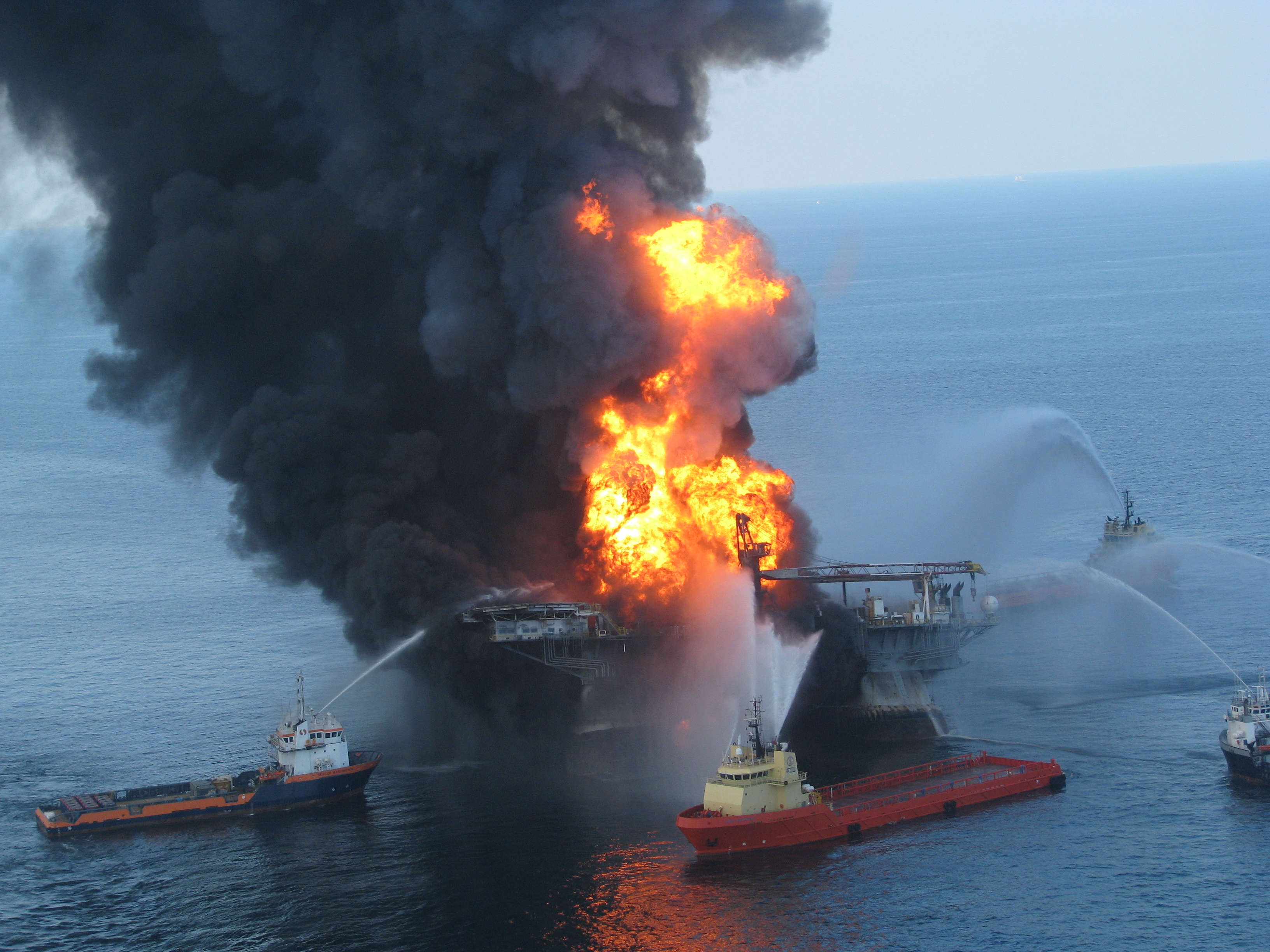 Deepwater_Horizon_offshore_drilling_unit_on_fire_2010[1]