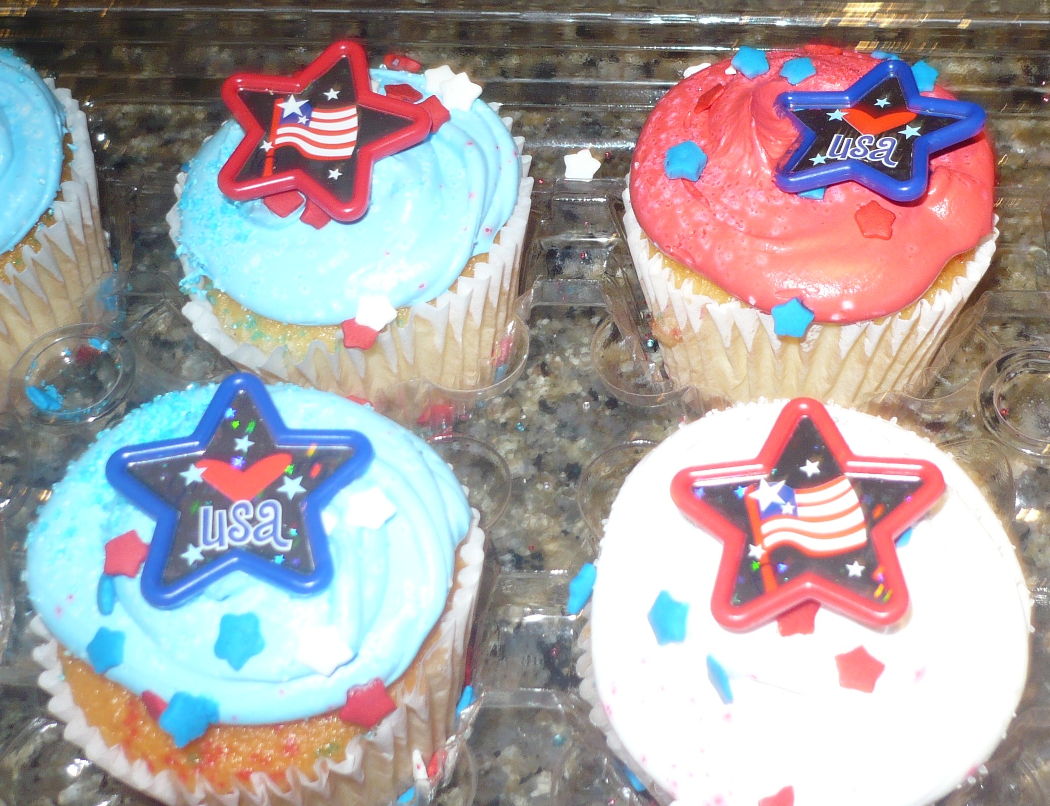 Cupcakes 2 july4-5 012
