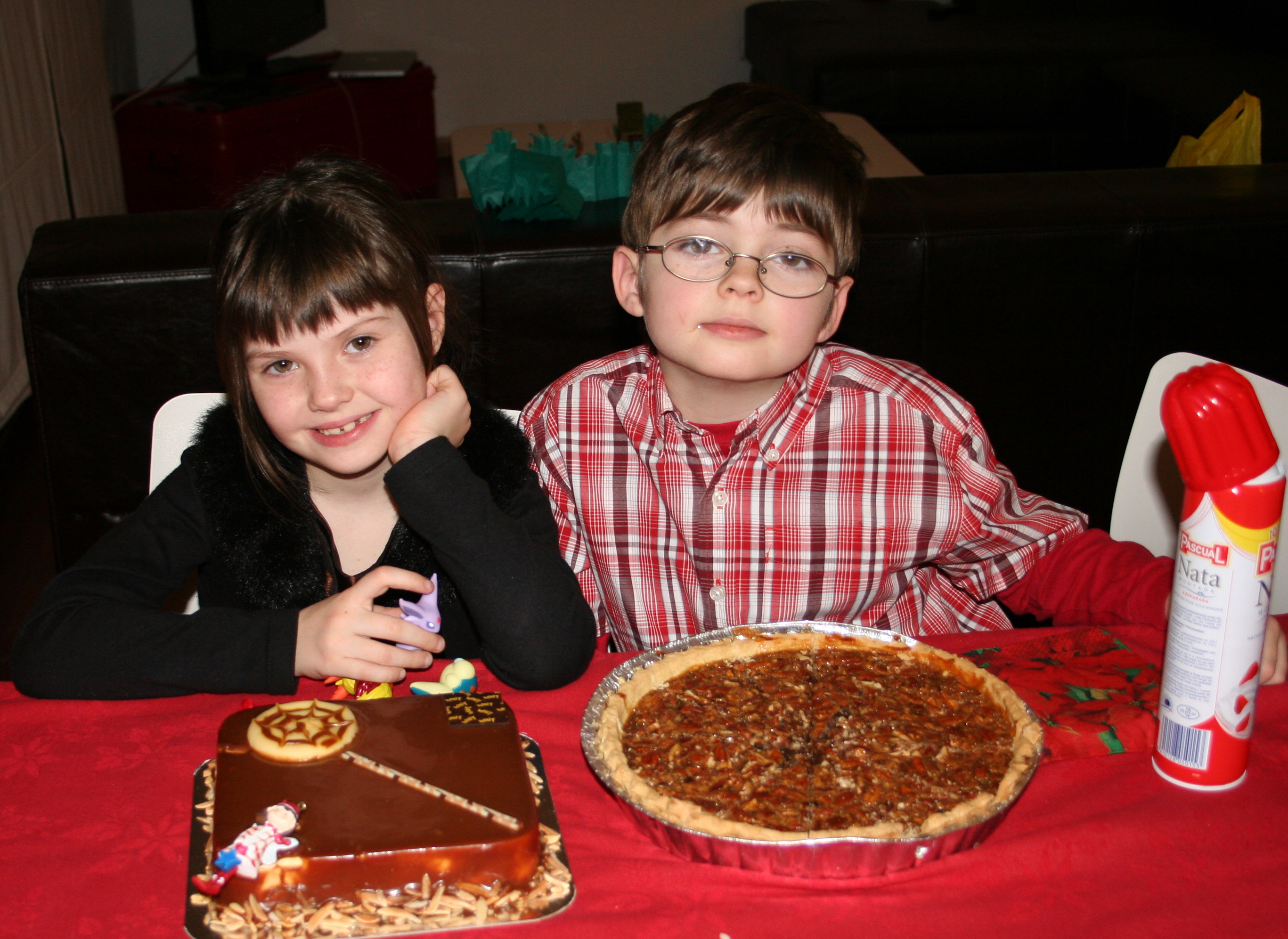 Madrid Christmas Twins Pie Cake