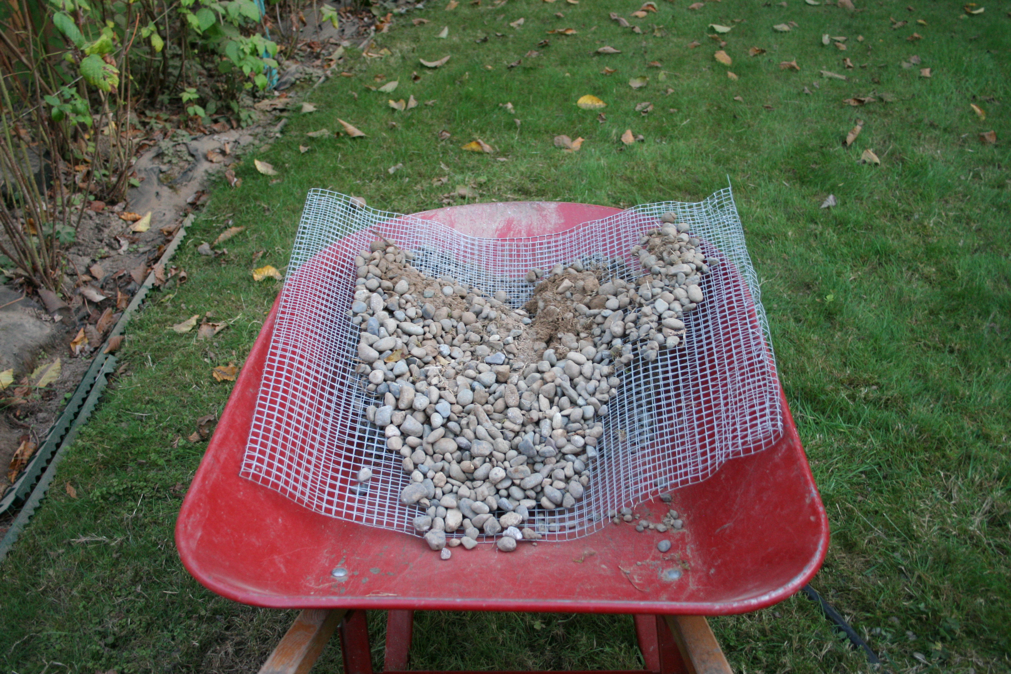 Rocks Screen Wheelbarrel