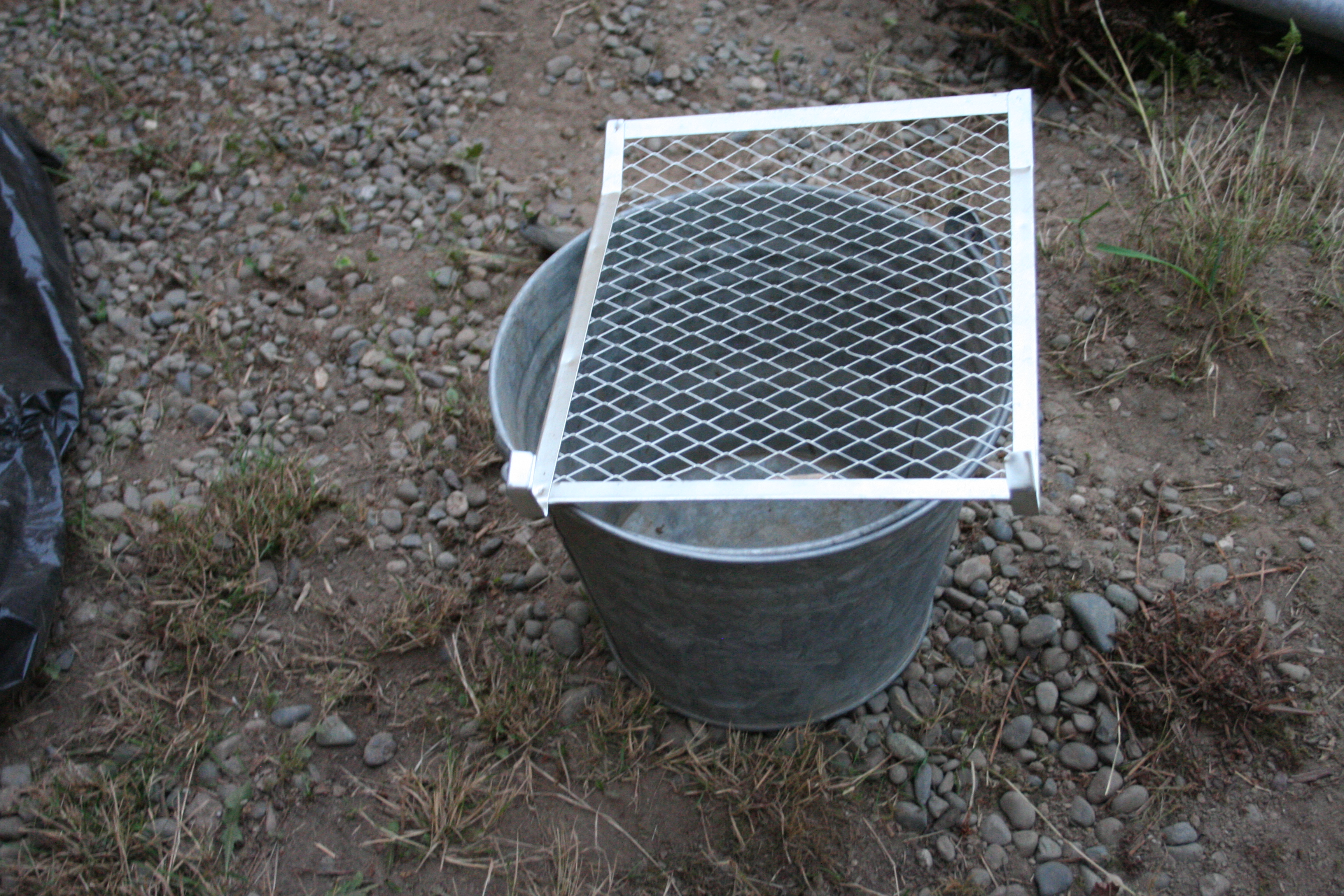 Bucket and Screen