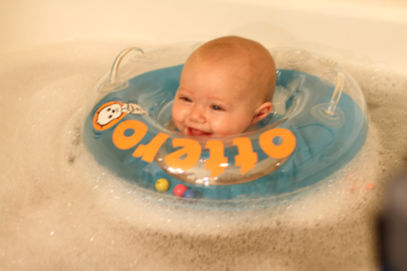 Baby-Float_800