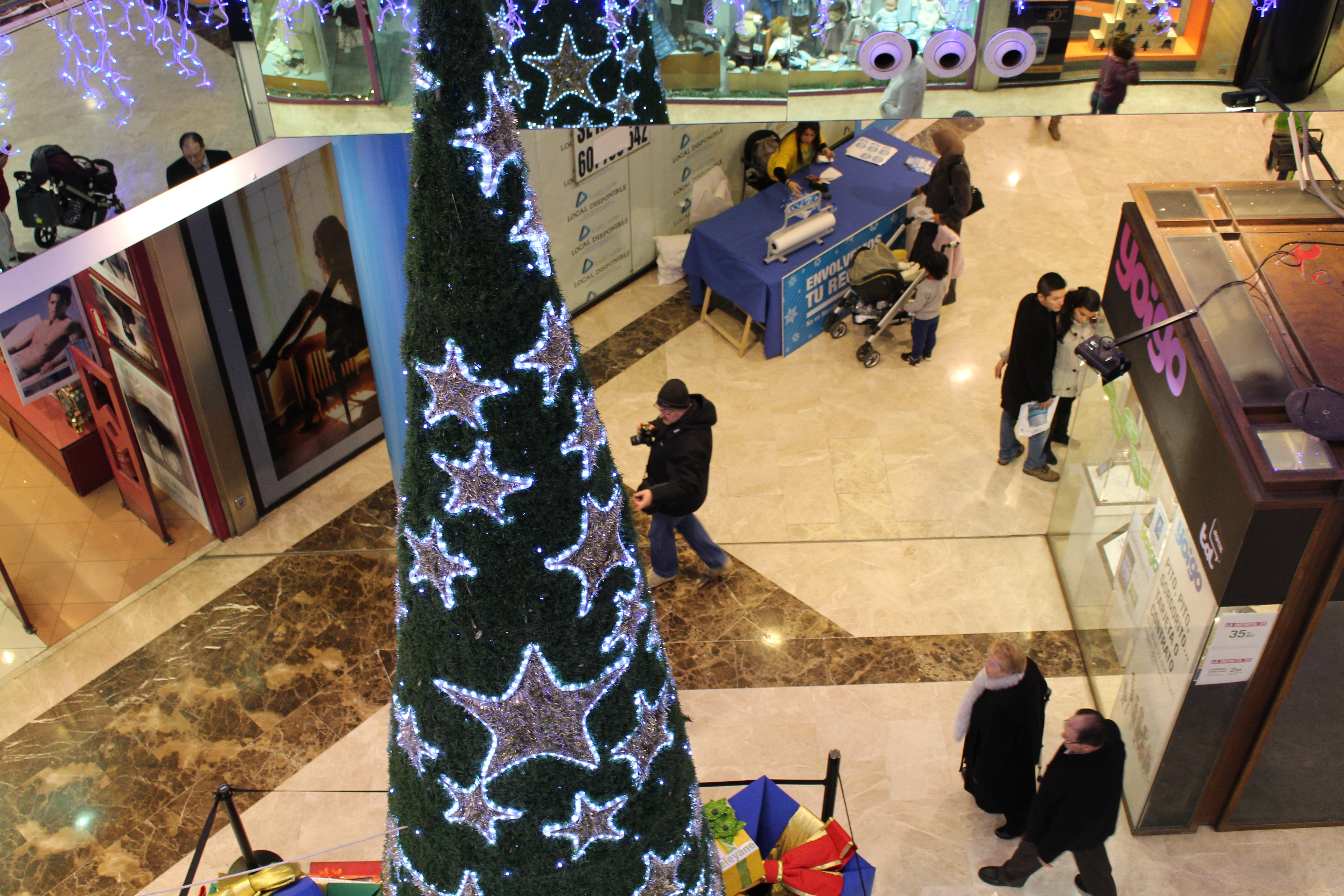 Madrid Mall Looking Down IMG_1459