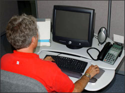 Computer Man Red Shirt_monitor_infront2