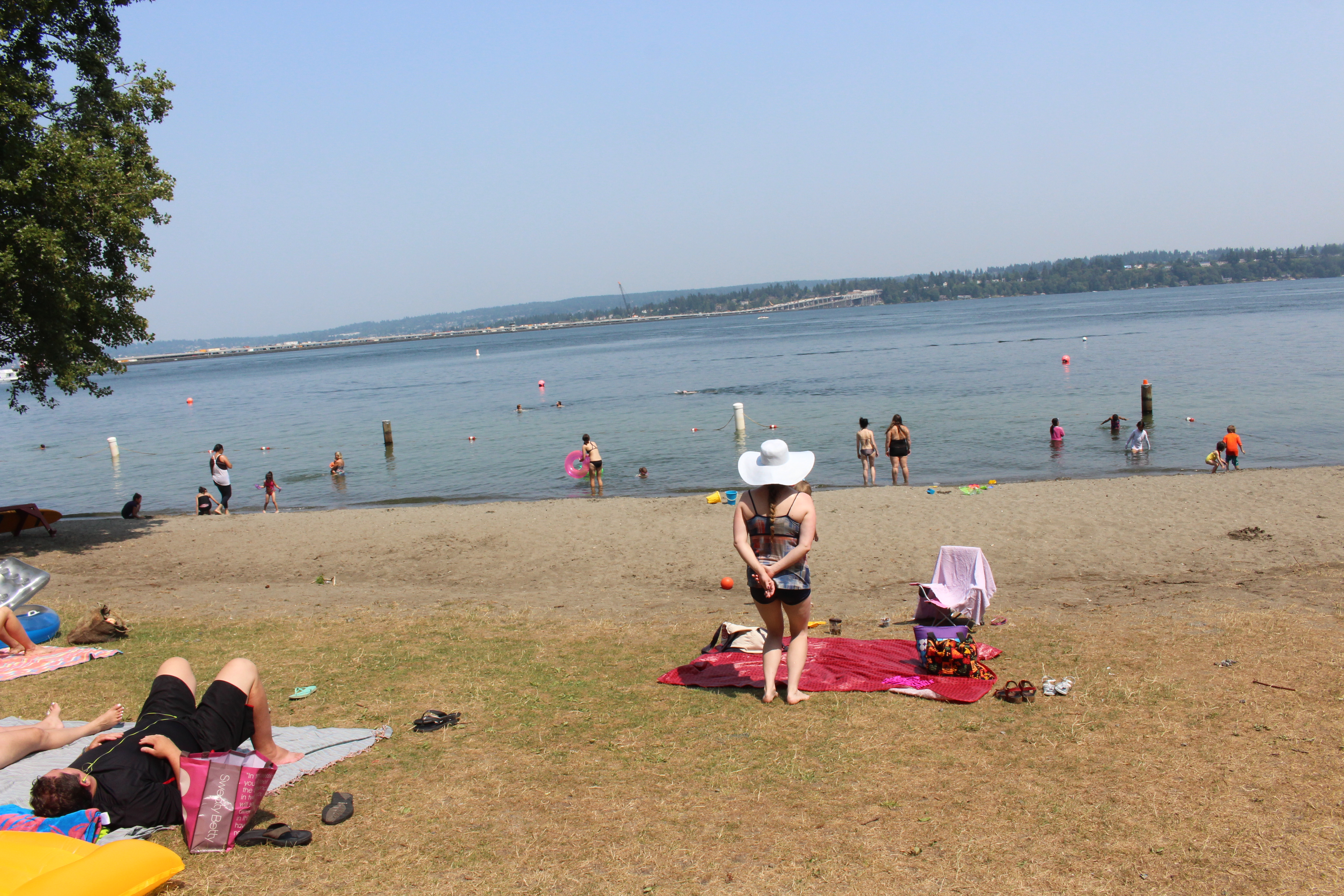 Sunhat at Beach IMG_2067