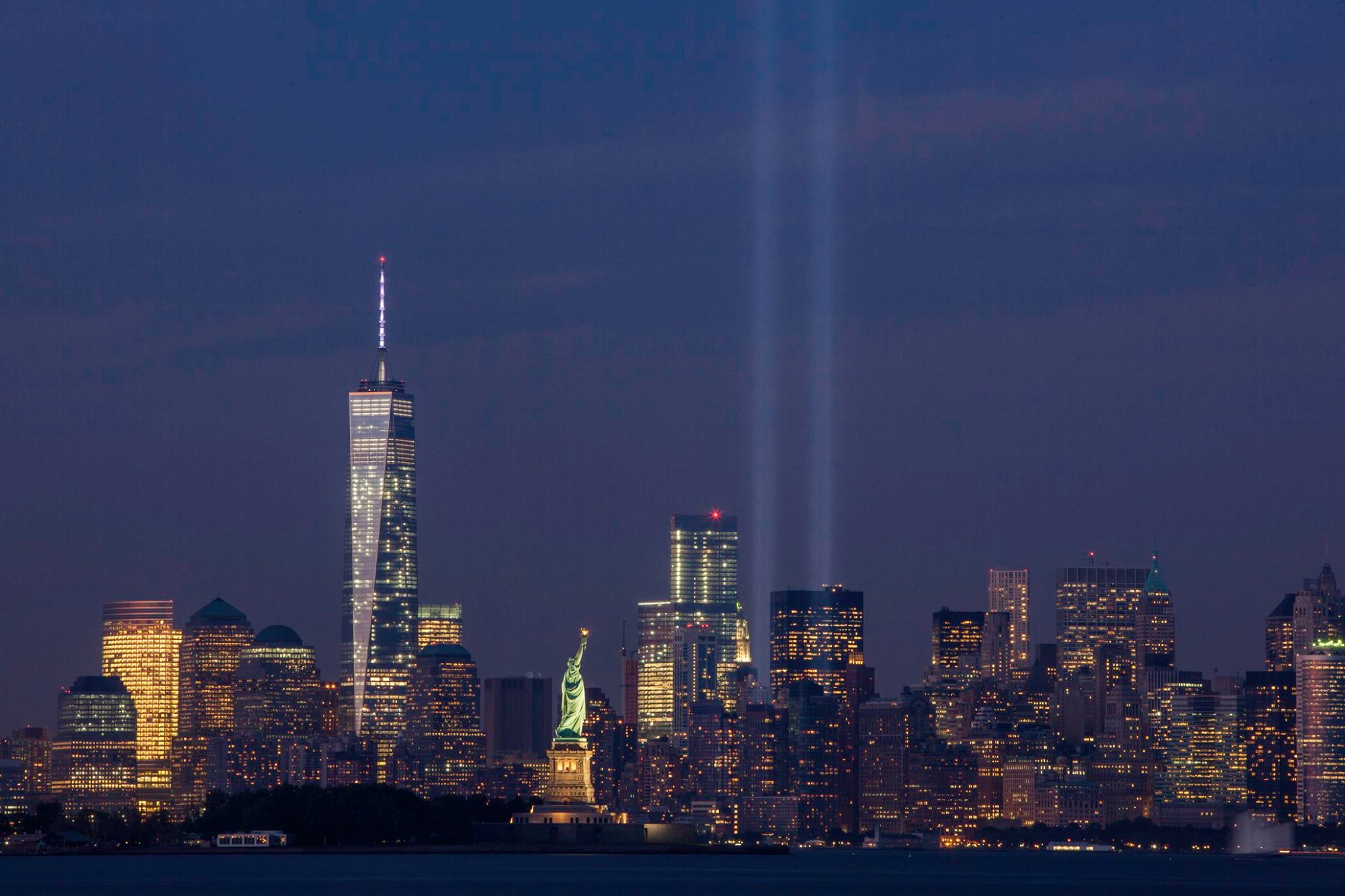 September_11th_Tribute_in_Light_from_Bayonne _New_Jersey