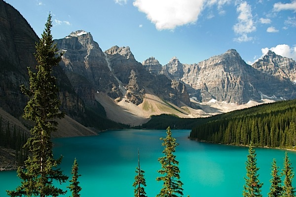 Lake-louise-Alberta-Canada-tourism-marketing-Vienna-Toronto-international-visitors-Condo.ca_