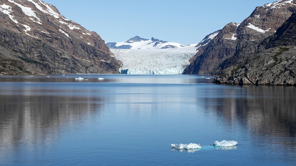 Iceberg-Showingt Nearby Icebergs Melting 4488537_960_720