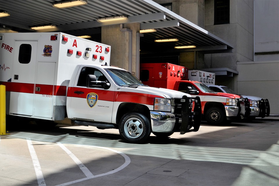 Emergency-Vehicles in a Row Outside Hospital-3323451_960_720-1