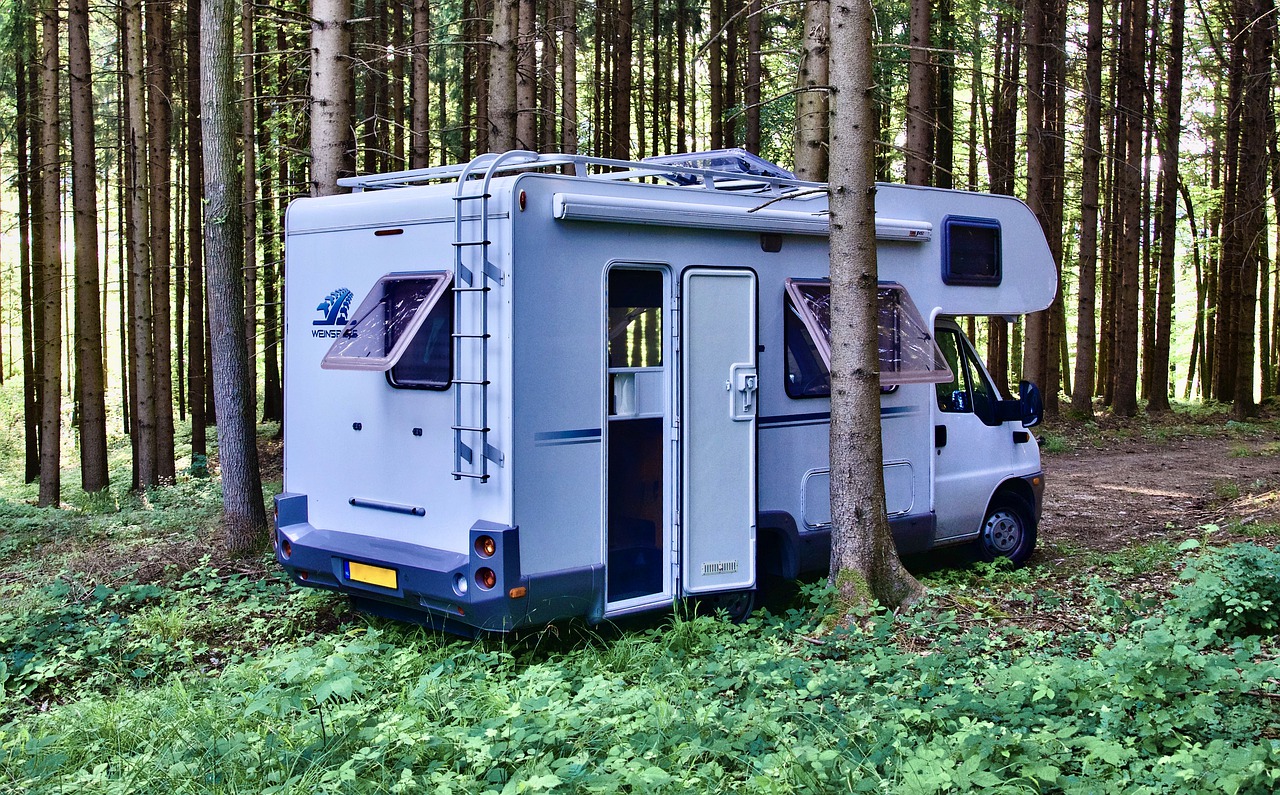 Motorhome-Good Way to Travel During Pandemic 5024832_1280