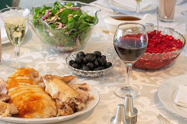Thanksgiving Dinner Turkey Salad Red Wine cranberries-4658413_640