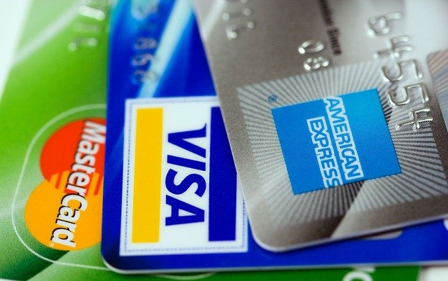 Credit Cards american-express-Visa Master Card 89024_640