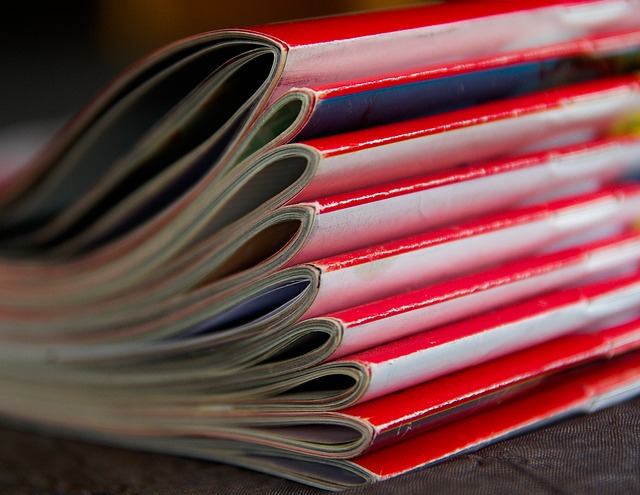 Magazines-Stack of Red Magazines gde1344344_640
