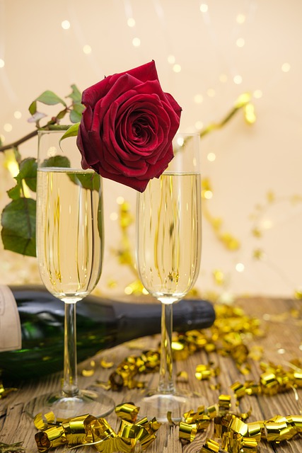 Rose-Two Wine Glasses g90db26229_640