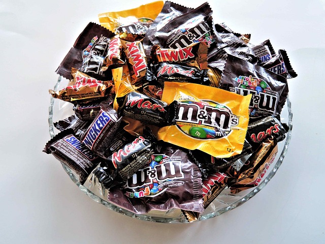 Halloween-candy-1014629_640
