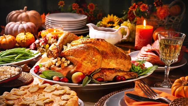 Thanksgiving-dinner-7600226_640