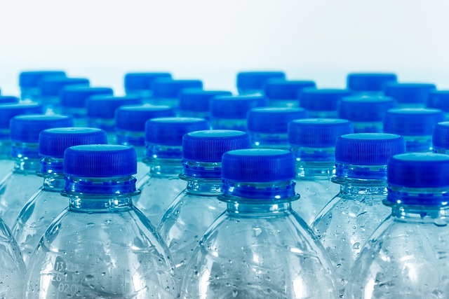Water bottles-4276208_640